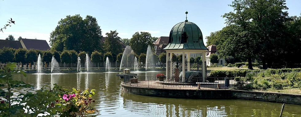 Christiane-Vulpius-Pavillon-am-Parkteich.jpg